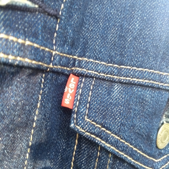SOLD💥Vintage Levi's Denim jacket - Picture 3 of 6